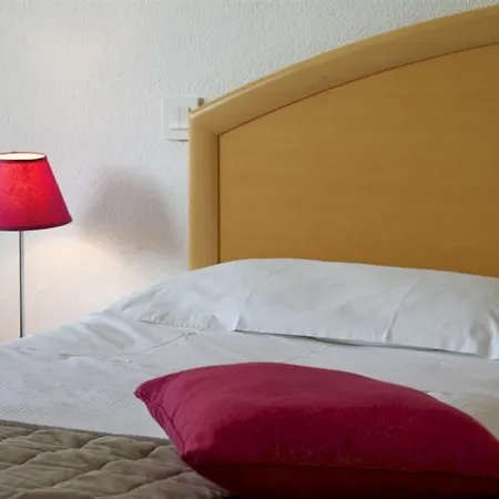 Aparthotel Louison & 3*